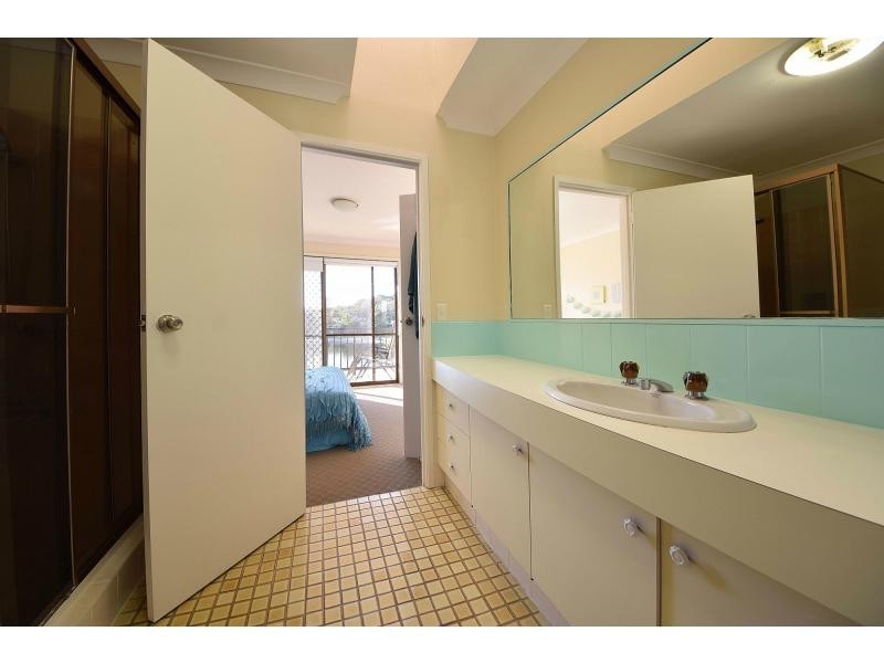 3/8 Sunbird Street, Burleigh Waters QLD 4220