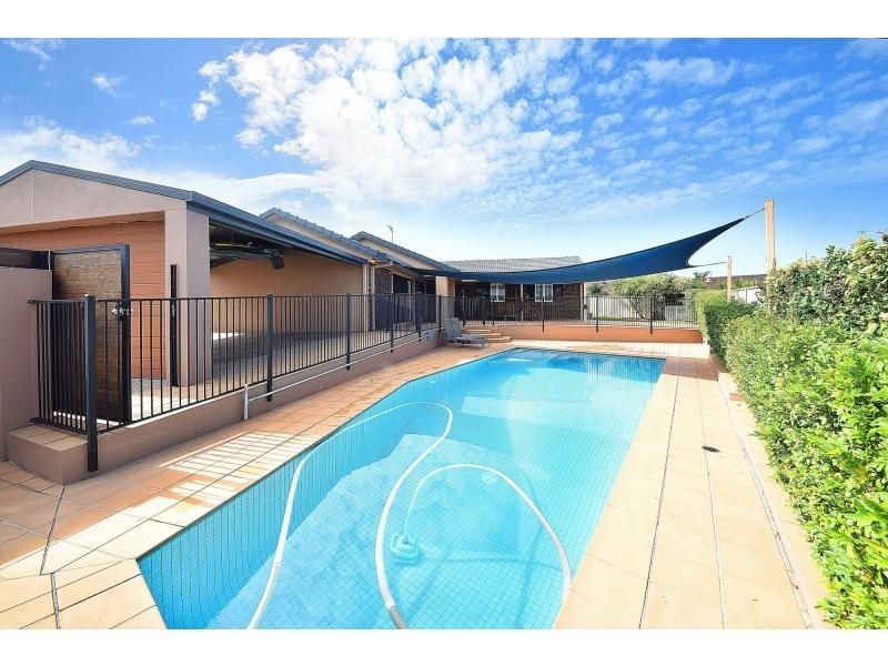 13 Palmwood Court, Burleigh Waters QLD 4220