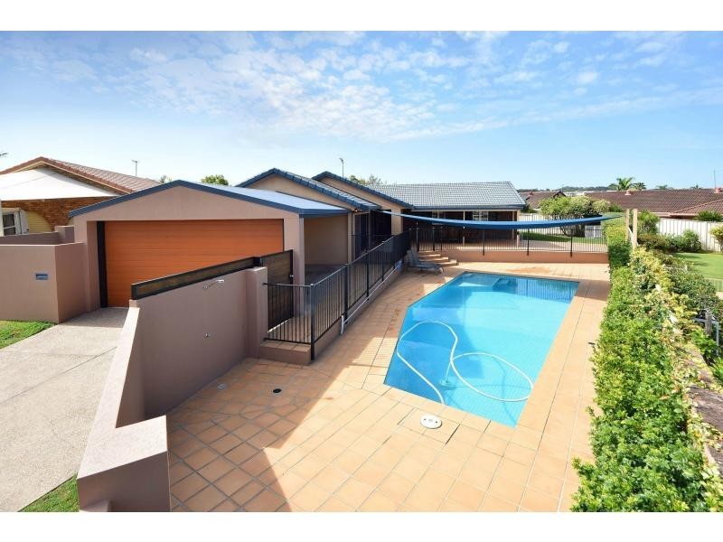 13 Palmwood Court, Burleigh Waters QLD 4220
