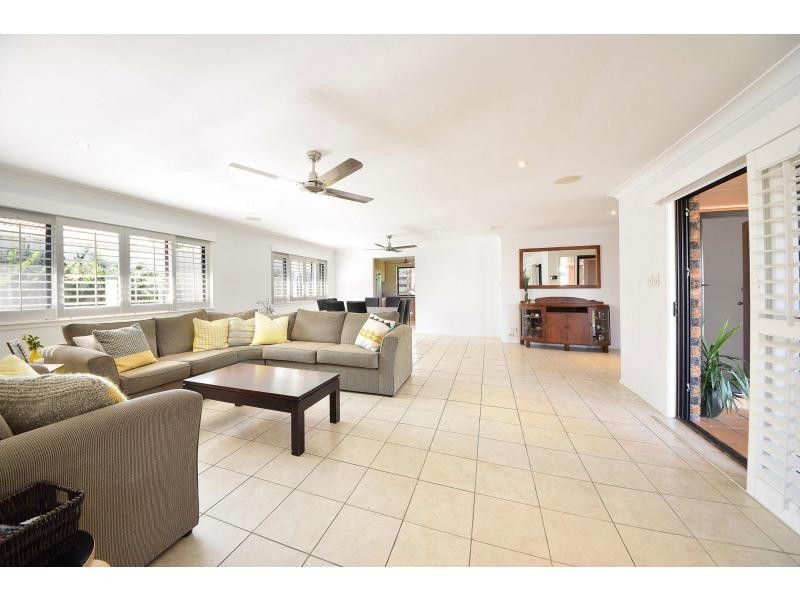 13 Palmwood Court, Burleigh Waters QLD 4220