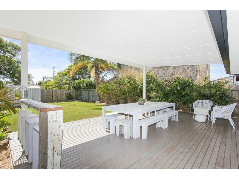 9 Chainey Avenue, Miami QLD 4220