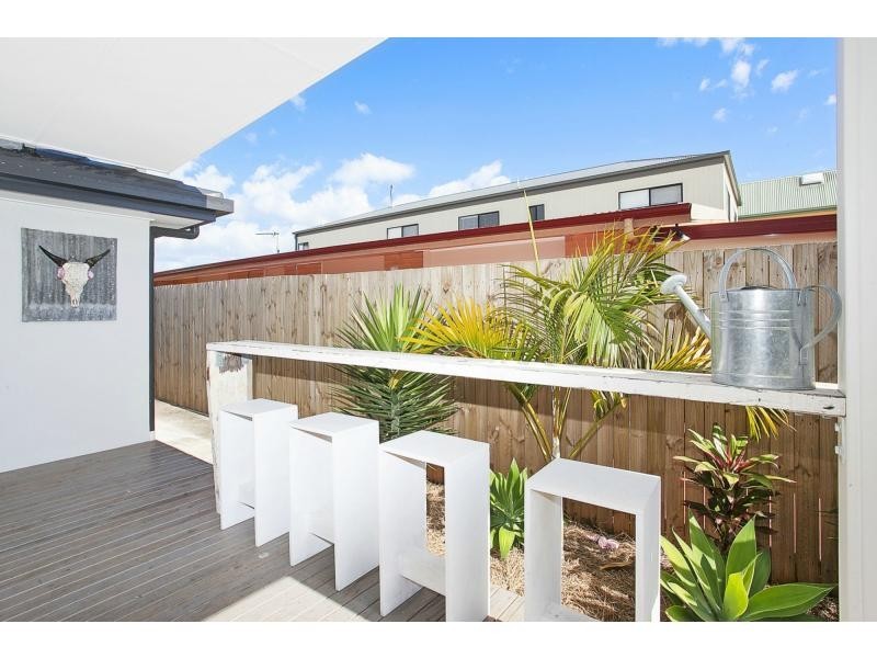 9 Chainey Avenue, Miami QLD 4220