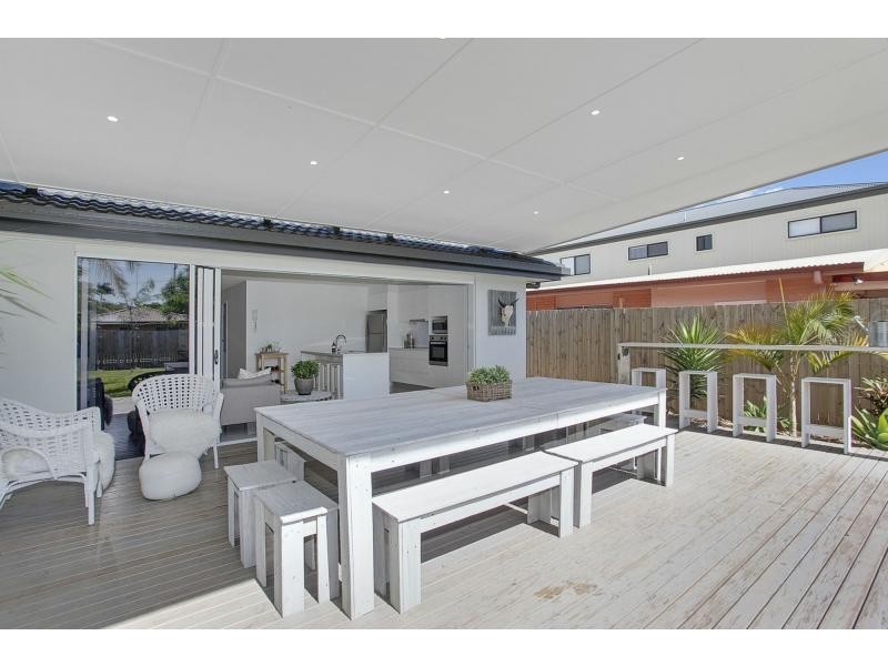 9 Chainey Avenue, Miami QLD 4220