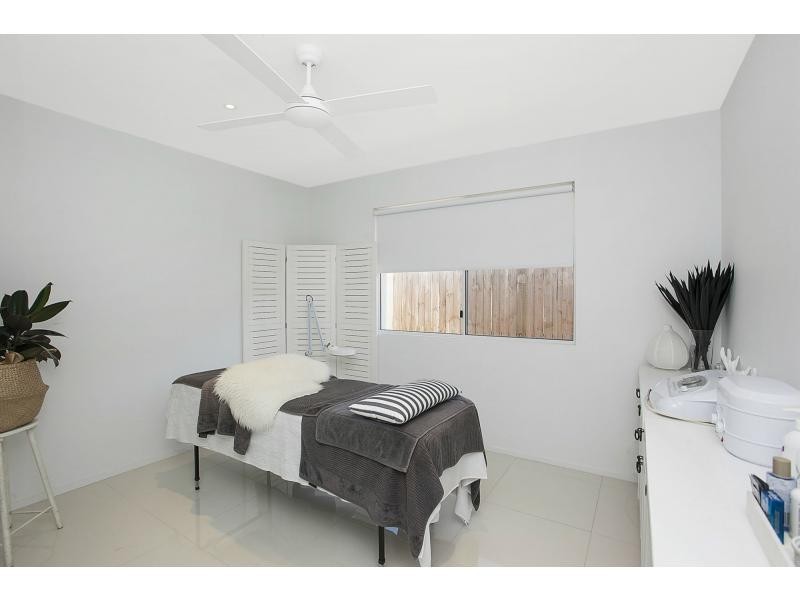 9 Chainey Avenue, Miami QLD 4220