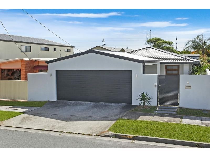 9 Chainey Avenue, Miami QLD 4220