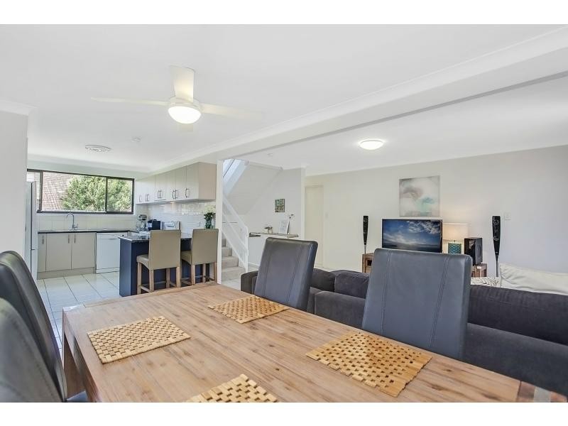 2/7 Peewee Place, Burleigh Waters QLD 4220