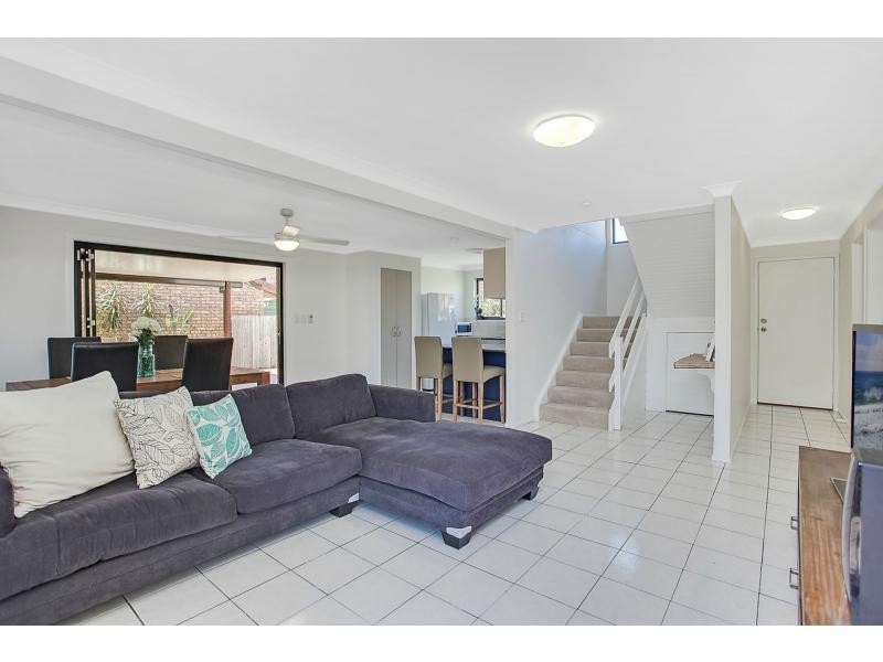2/7 Peewee Place, Burleigh Waters QLD 4220
