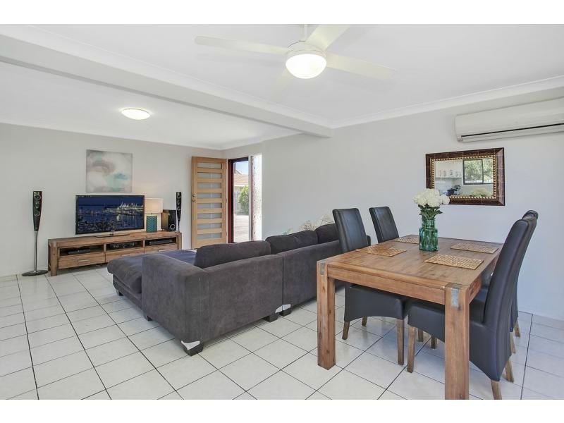 2/7 Peewee Place, Burleigh Waters QLD 4220