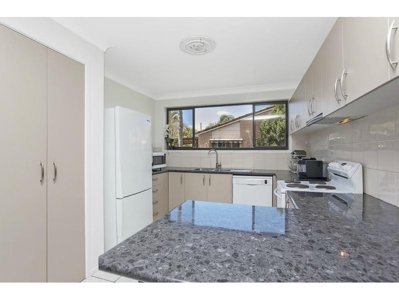 2/7 Peewee Place, Burleigh Waters QLD 4220