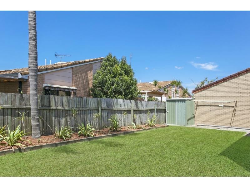 2/7 Peewee Place, Burleigh Waters QLD 4220