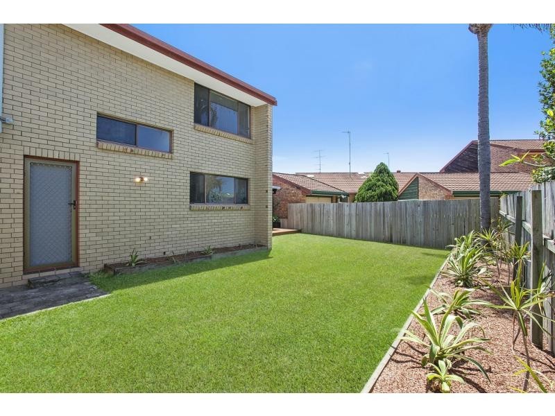 2/7 Peewee Place, Burleigh Waters QLD 4220