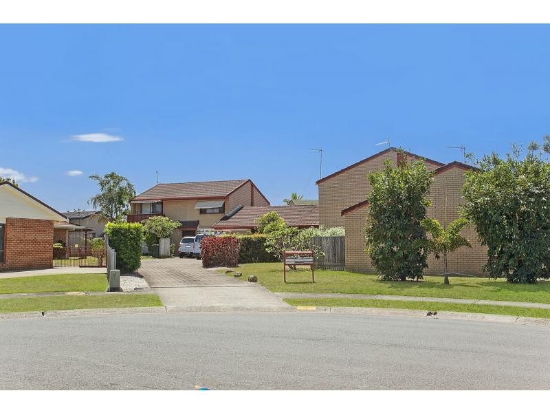 2/7 Peewee Place, Burleigh Waters QLD 4220