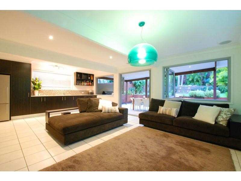 59 Bardon Avenue, Miami QLD 4220