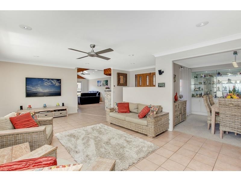 18 Anthony Drive, Burleigh Waters QLD 4220