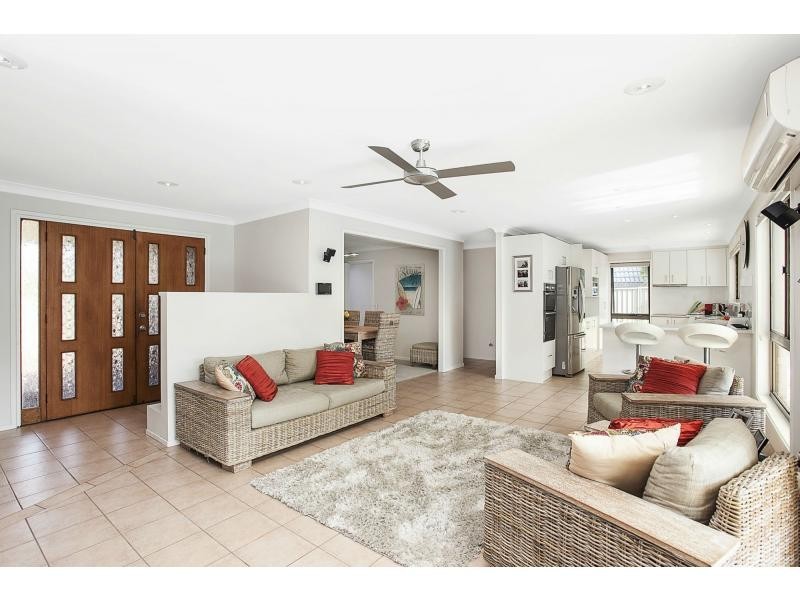 18 Anthony Drive, Burleigh Waters QLD 4220