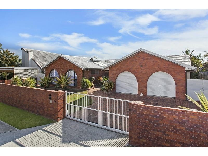 18 Anthony Drive, Burleigh Waters QLD 4220