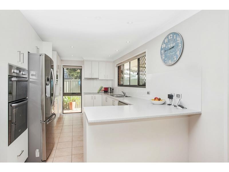 18 Anthony Drive, Burleigh Waters QLD 4220