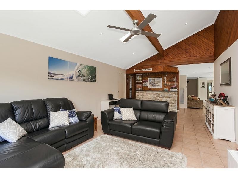 18 Anthony Drive, Burleigh Waters QLD 4220