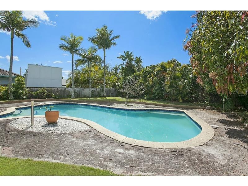 9 Skua Street, Burleigh Waters QLD 4220