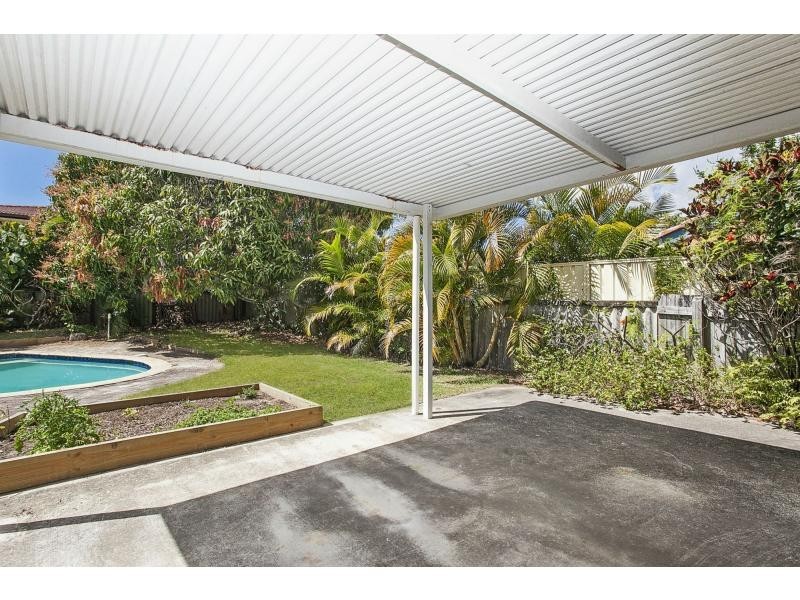 9 Skua Street, Burleigh Waters QLD 4220