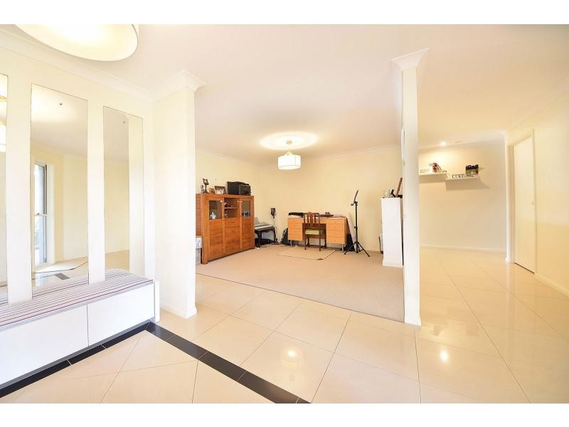 51 Pintail Crescent, Burleigh Waters QLD 4220