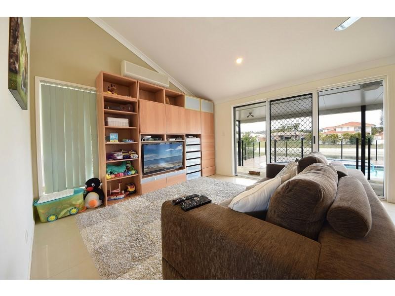 51 Pintail Crescent, Burleigh Waters QLD 4220