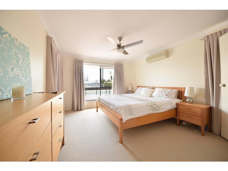 51 Pintail Crescent, Burleigh Waters QLD 4220
