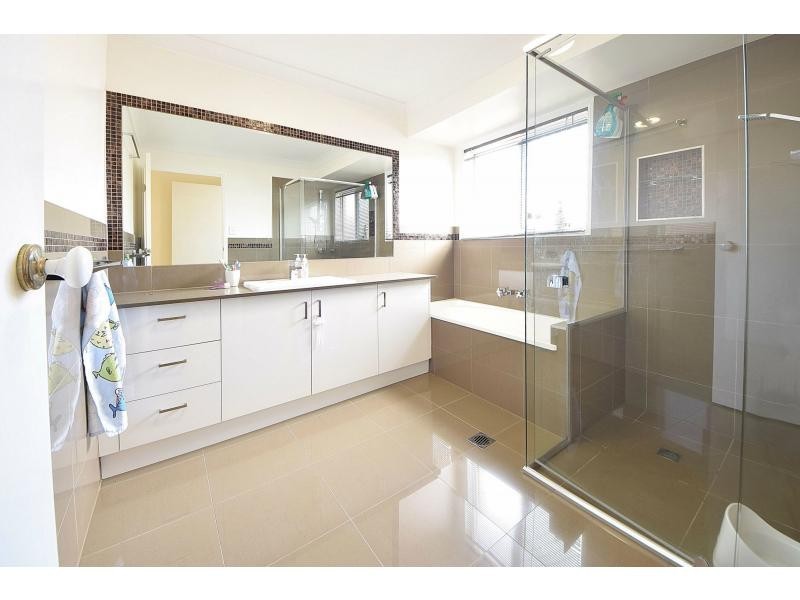 51 Pintail Crescent, Burleigh Waters QLD 4220