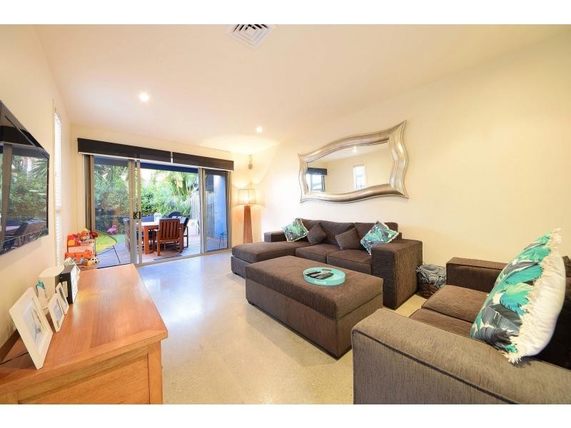 1/21 Chainey Avenue, Miami QLD 4220