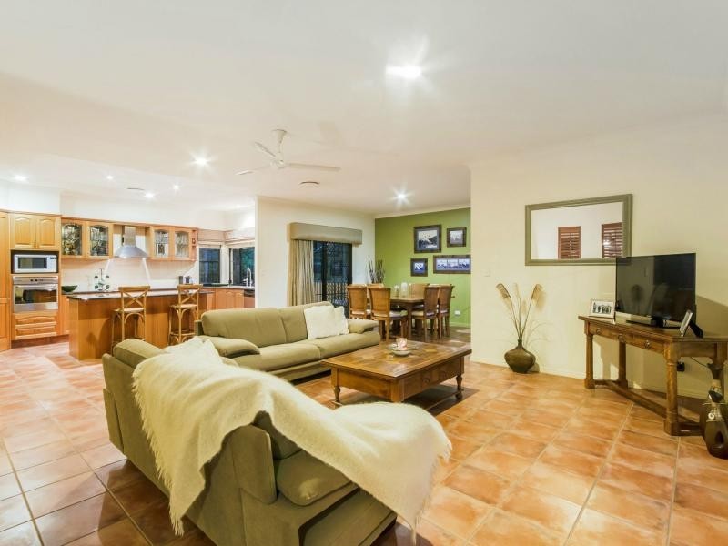243 West Burleigh Road, Burleigh Heads QLD 4220