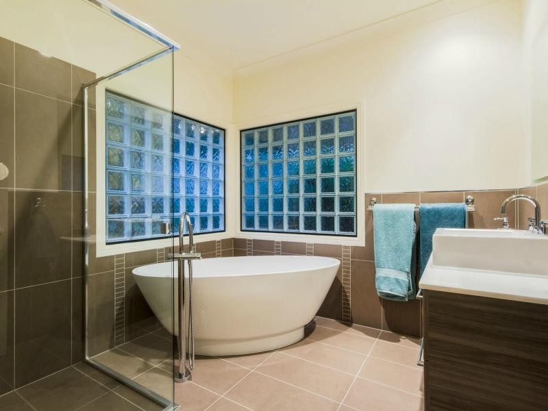 243 West Burleigh Road, Burleigh Heads QLD 4220