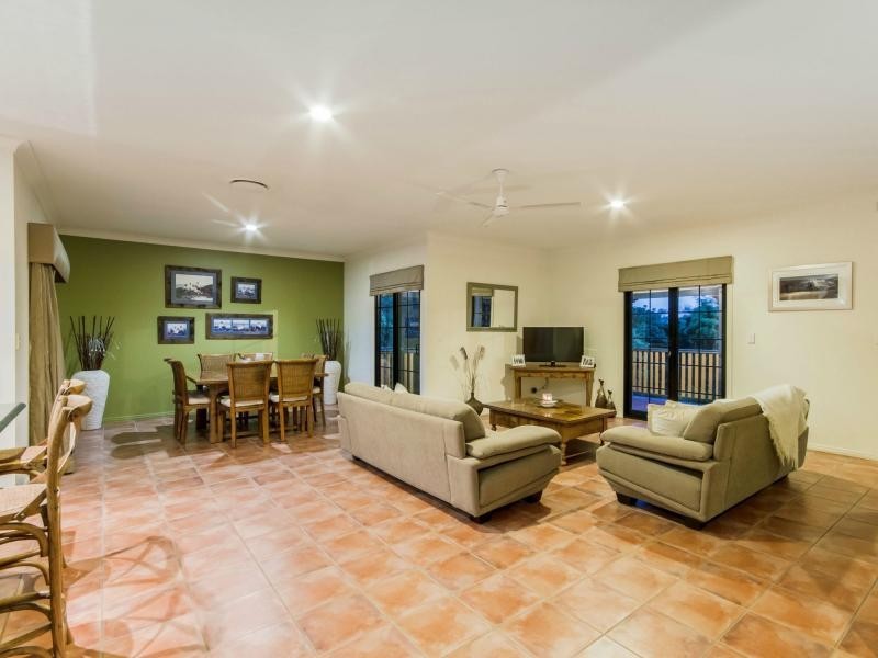 243 West Burleigh Road, Burleigh Heads QLD 4220