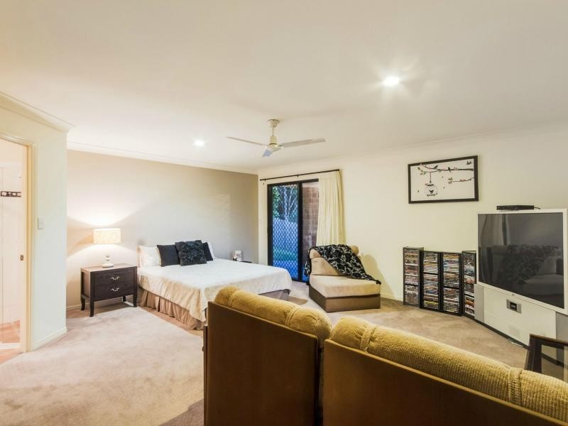 243 West Burleigh Road, Burleigh Heads QLD 4220