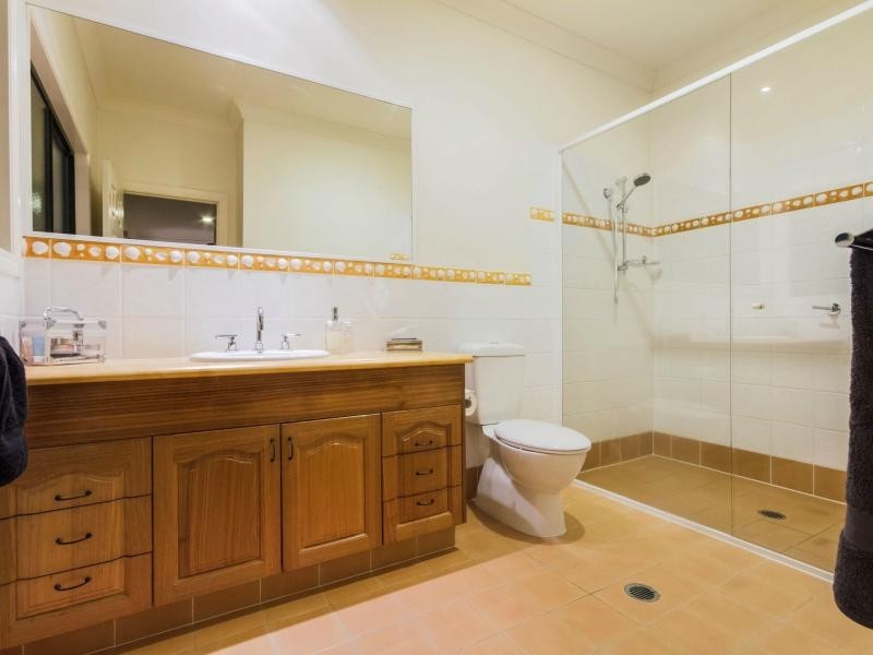 243 West Burleigh Road, Burleigh Heads QLD 4220