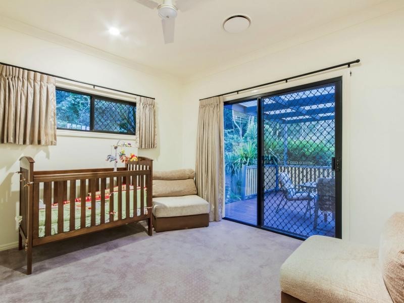 243 West Burleigh Road, Burleigh Heads QLD 4220