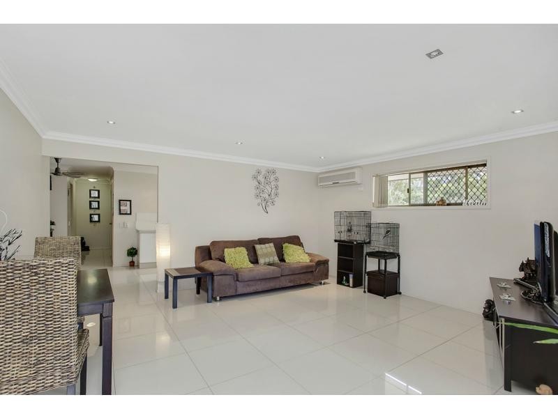 2/1 Snowgum Court, Burleigh Waters QLD 4220
