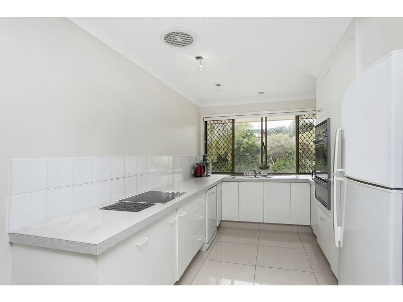 2/1 Snowgum Court, Burleigh Waters QLD 4220