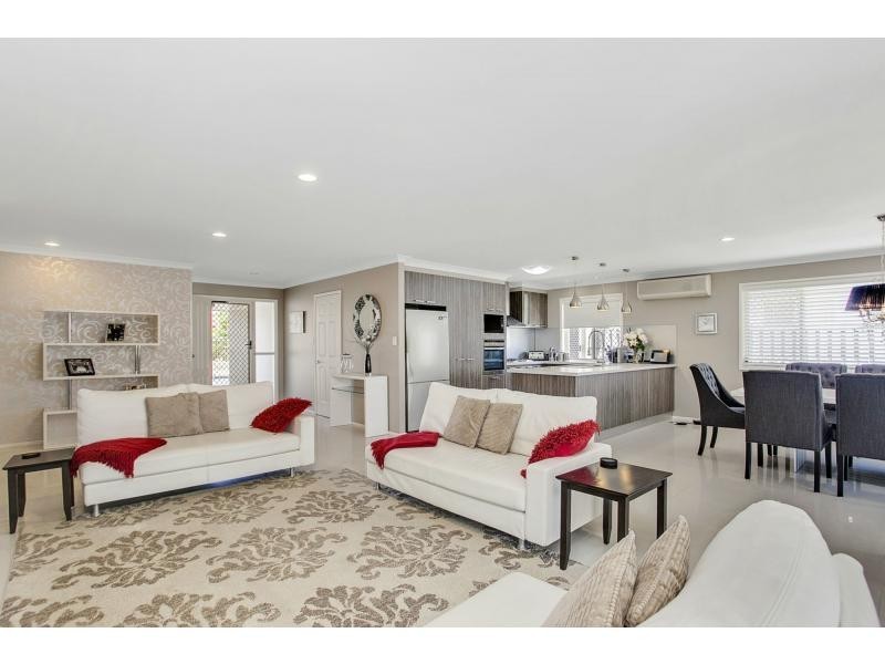 19 Rainbird Close, Burleigh Waters QLD 4220