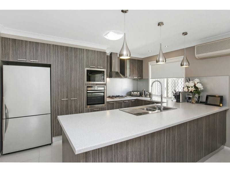 19 Rainbird Close, Burleigh Waters QLD 4220