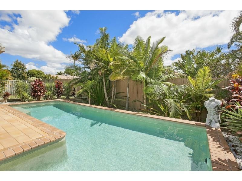 19 Rainbird Close, Burleigh Waters QLD 4220
