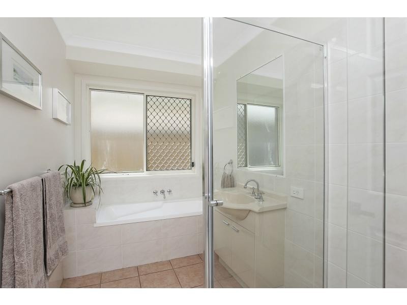 19 Rainbird Close, Burleigh Waters QLD 4220