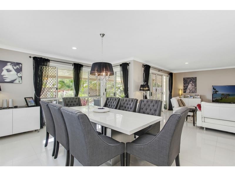 19 Rainbird Close, Burleigh Waters QLD 4220