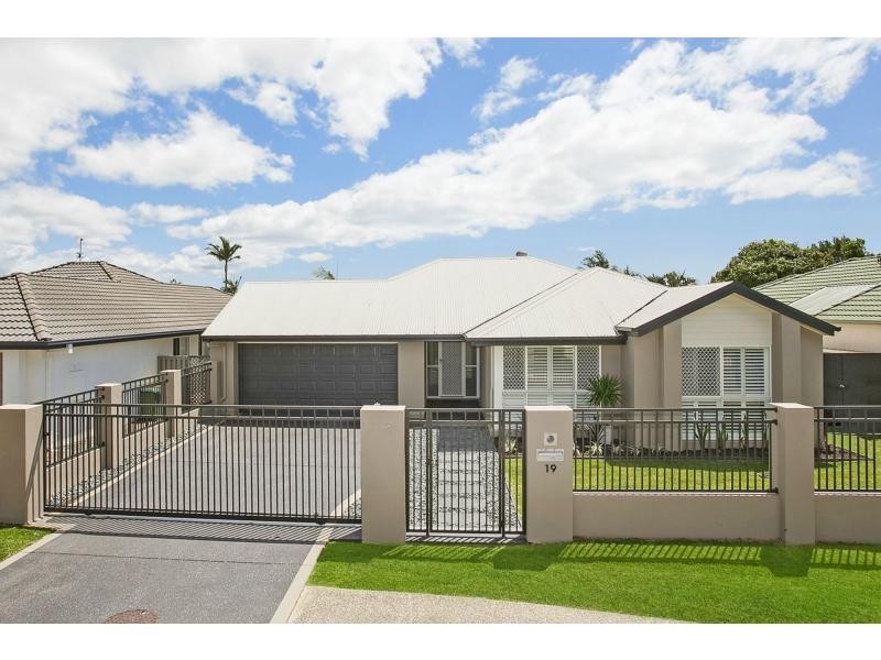 19 Rainbird Close, Burleigh Waters QLD 4220