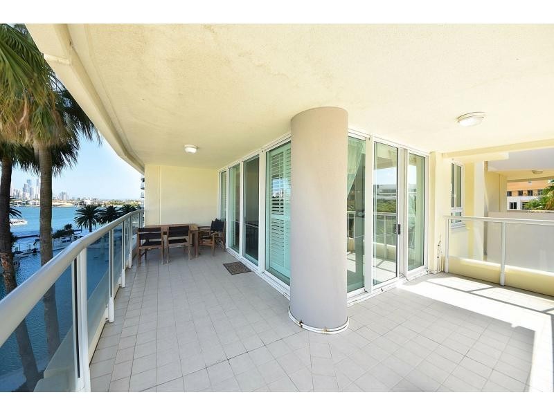 C5-4/75 Brighton Parade, Southport QLD 4215