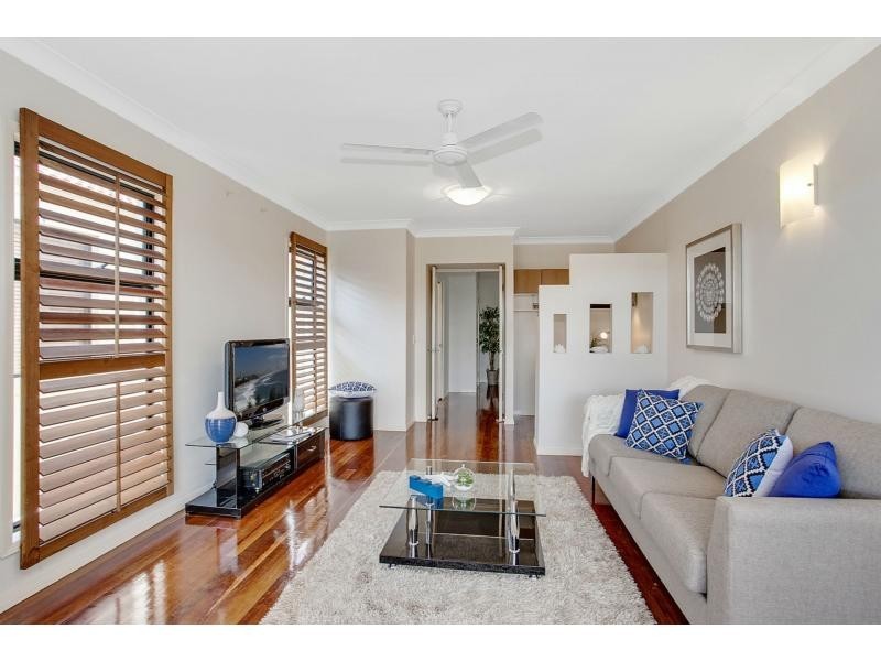 1/14 Miami Shore Parade, Miami QLD 4220