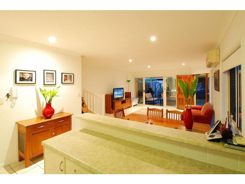 1/10 Anzac Parade, Burleigh Heads QLD 4220
