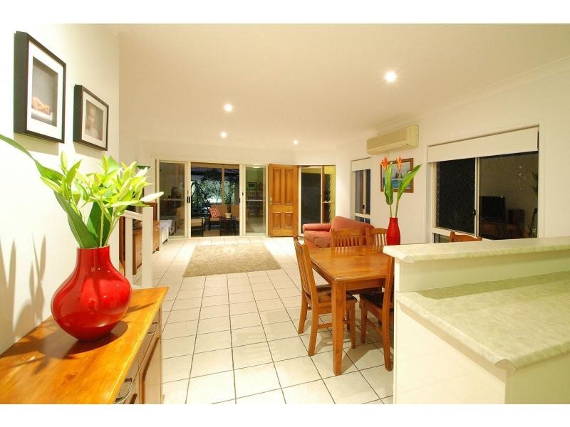 1/10 Anzac Parade, Burleigh Heads QLD 4220