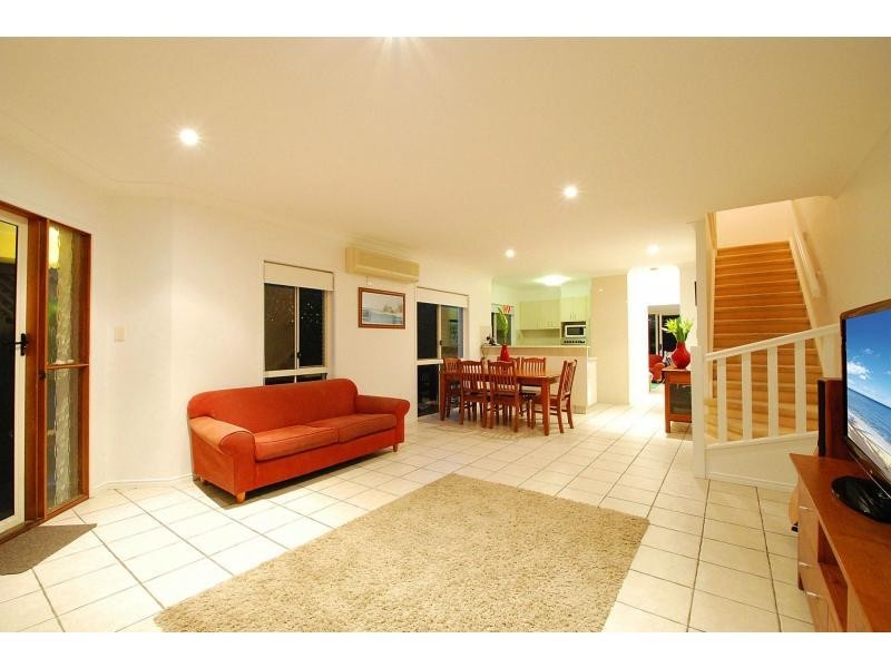 1/10 Anzac Parade, Burleigh Heads QLD 4220