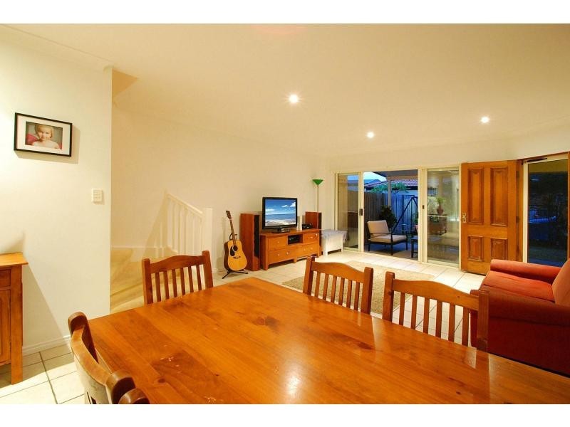 1/10 Anzac Parade, Burleigh Heads QLD 4220