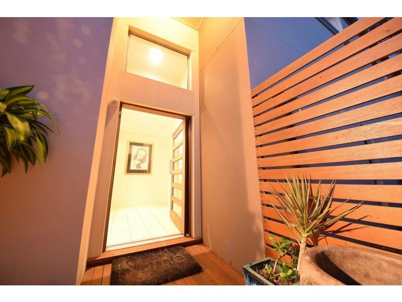 133 Nobby Parade, Miami QLD 4220